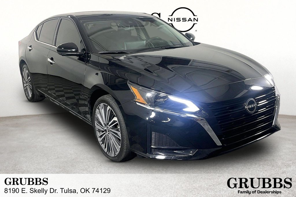Used 2025 Nissan Altima 2.5 SL AWD/4WD image 1