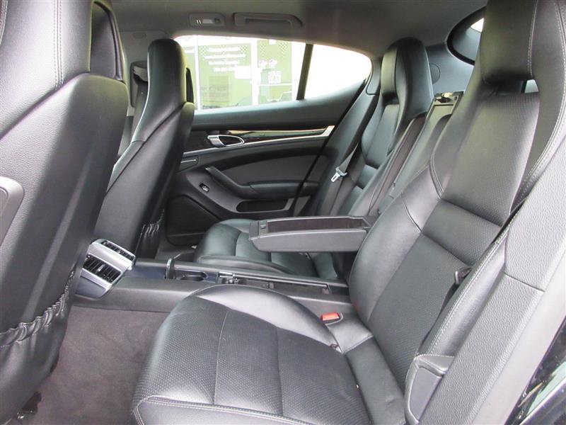Used 2016 Porsche Panamera 4 image 28