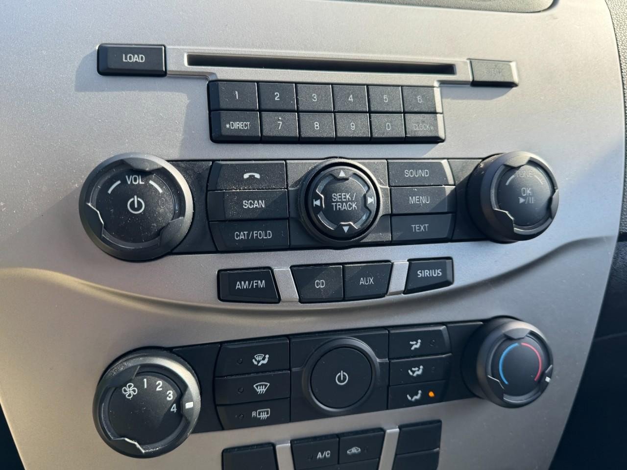 Used 2010 Ford Focus SE image 16