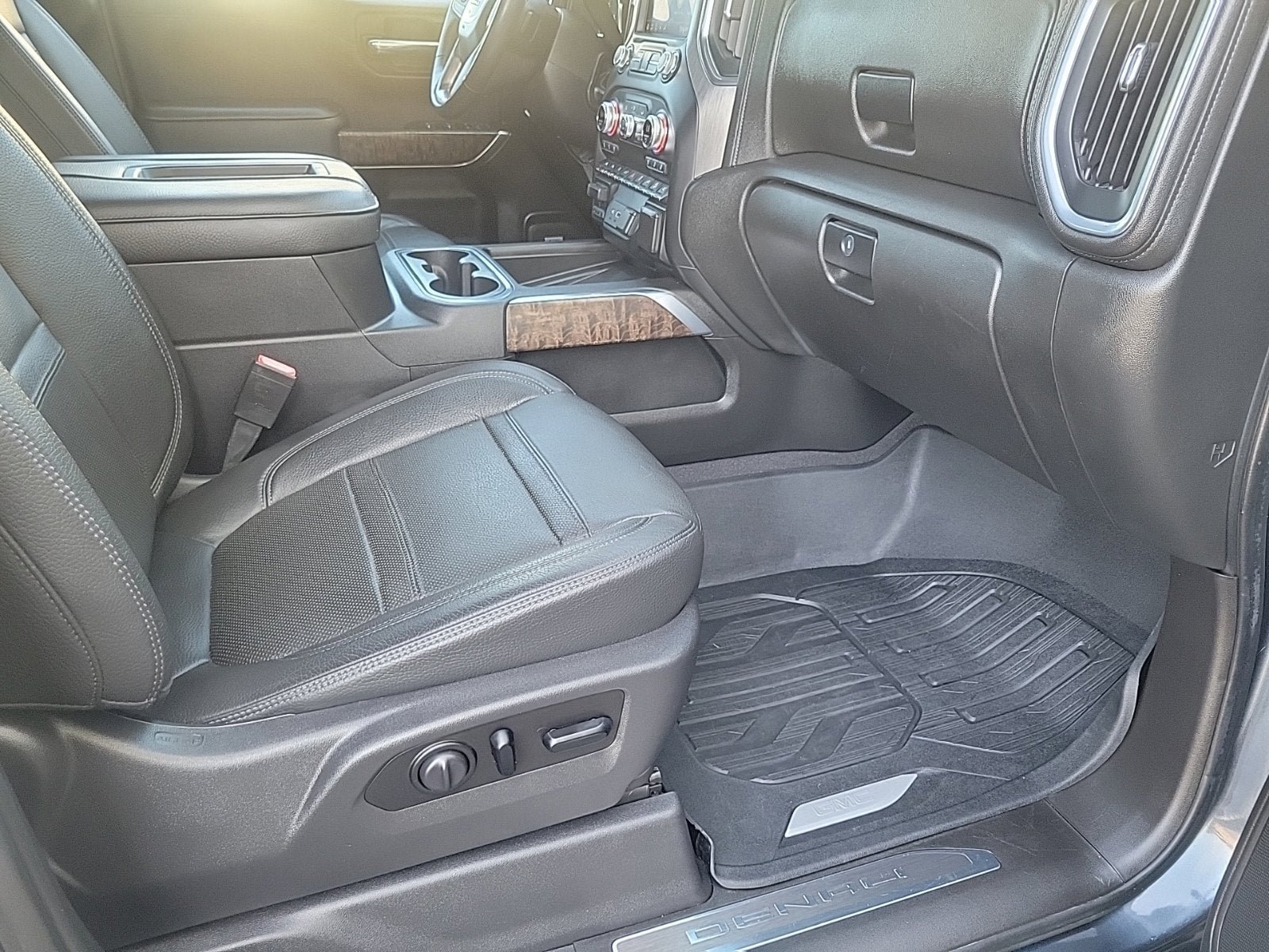 Used 2021 GMC Sierra 1500 Denali w/ Denali Ultimate Package AWD/4WD image 14