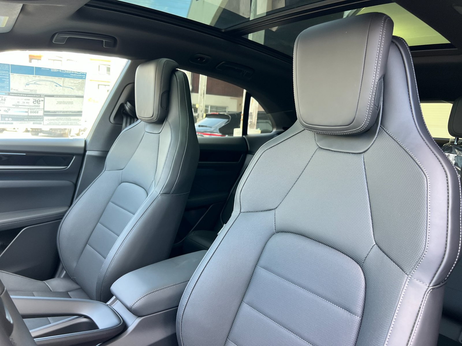 New 2026 Porsche Macan 4 Electric AWD/4WD image 5