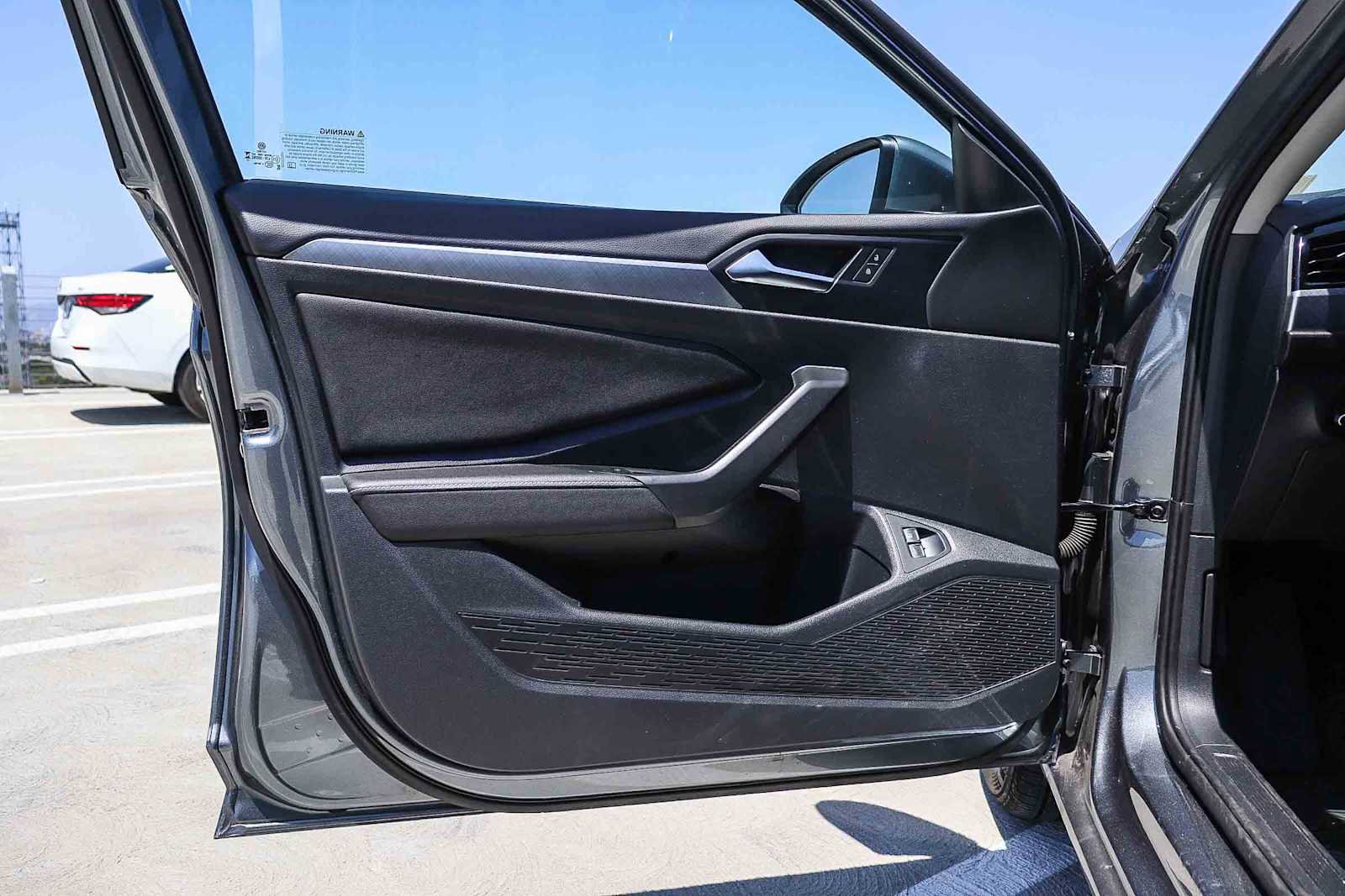 Certified 2023 Volkswagen Jetta SE FWD image 19
