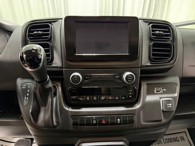 Used 2025 RAM ProMaster 2500 w/ Convenience Group FWD image 12