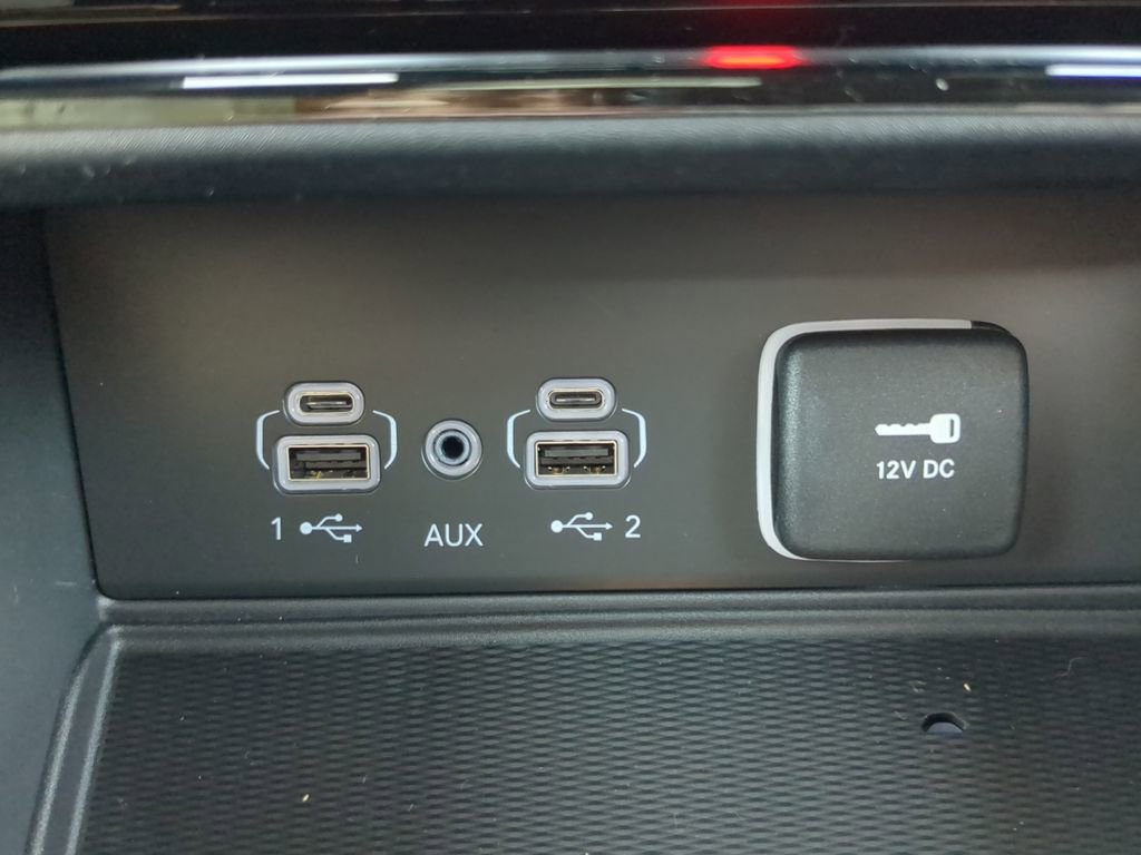 New 2025 Jeep Grand Cherokee Altitude image 8