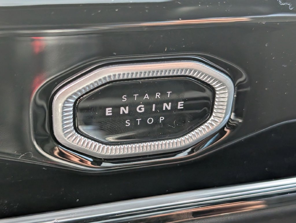 New 2026 Jeep Grand Cherokee Altitude AWD/4WD image 22