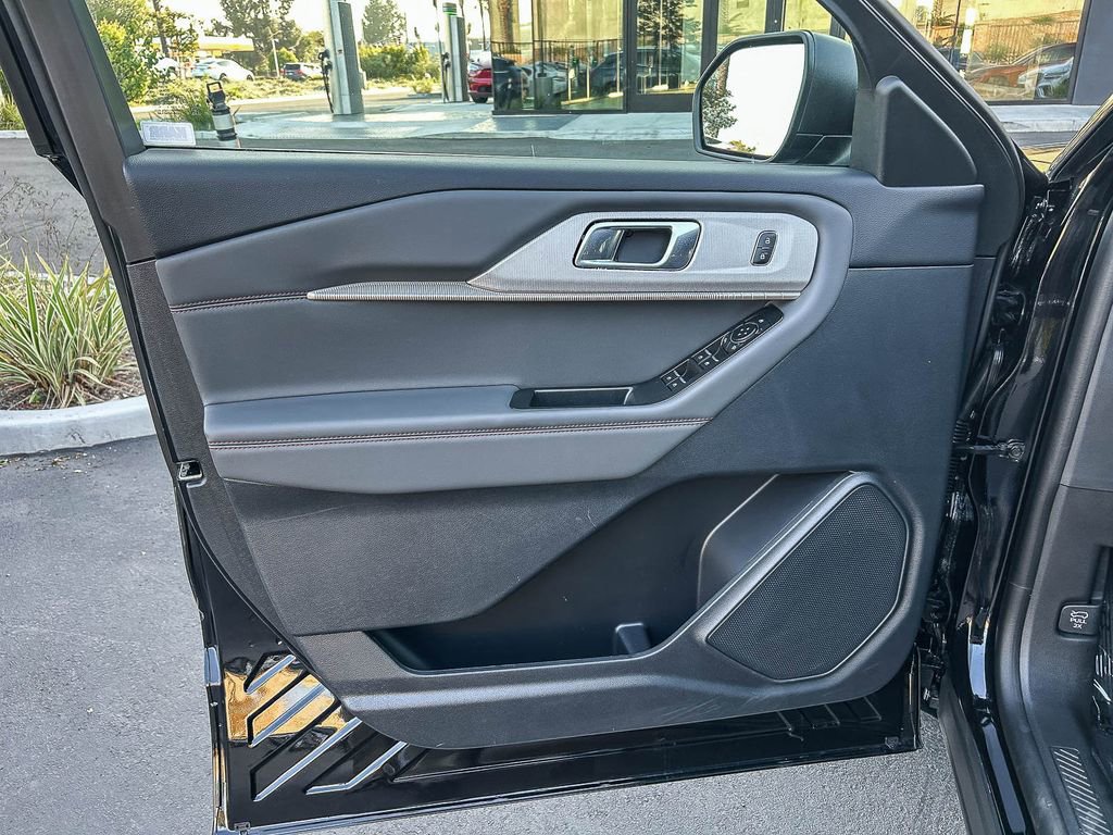 Used 2026 Ford Explorer Active RWD image 27