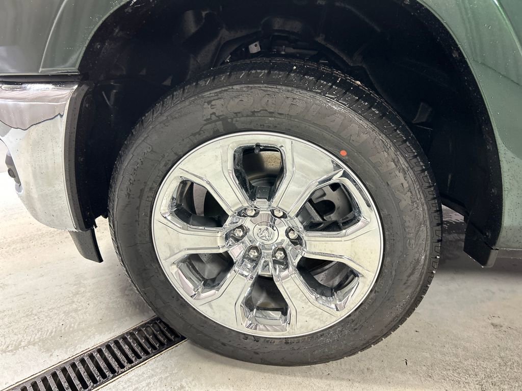 New 2026 RAM 1500 4x4 Crew Cab image 9