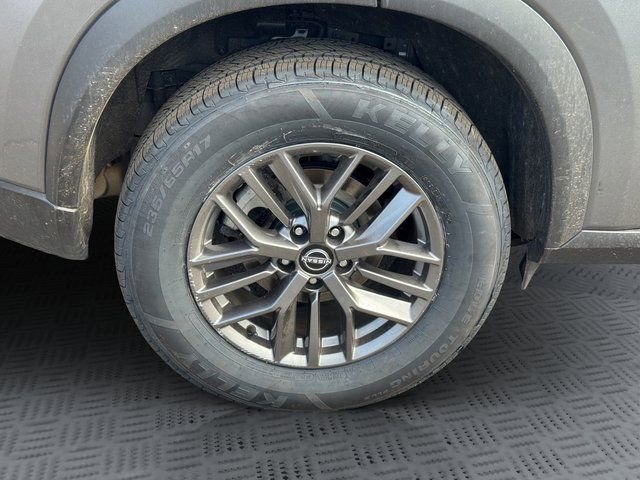 Used 2023 Nissan Rogue S image 28