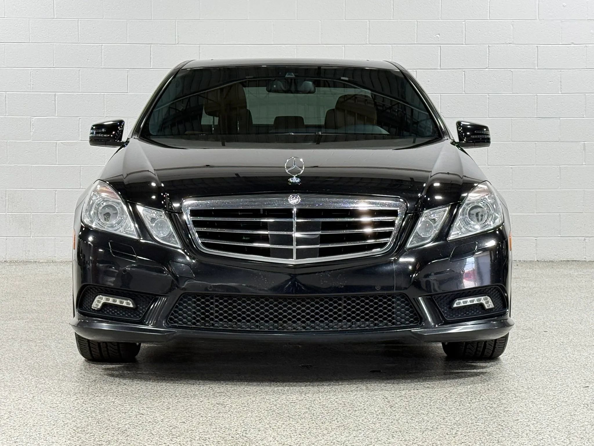 Used 2011 Mercedes-Benz E 350 4MATIC Sedan image 3