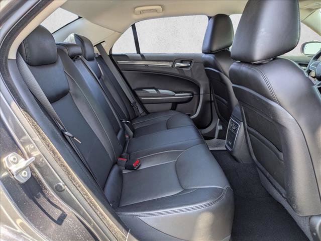 Used 2022 Chrysler 300 Touring L w/ Safetytec Plus Group RWD image 18