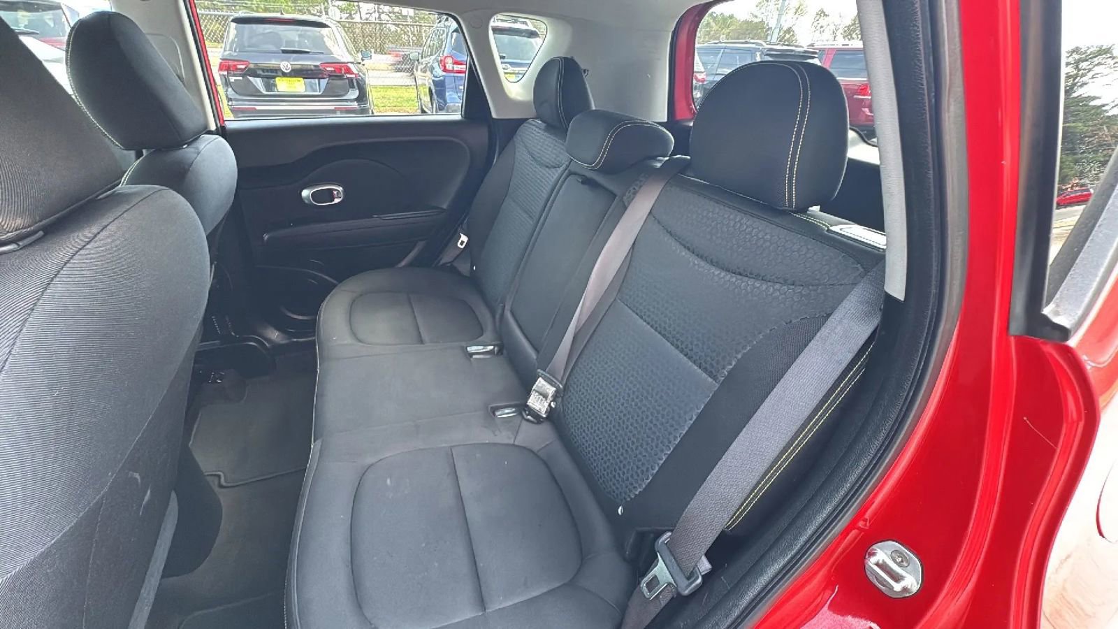 Used 2016 Kia Soul + FWD image 17