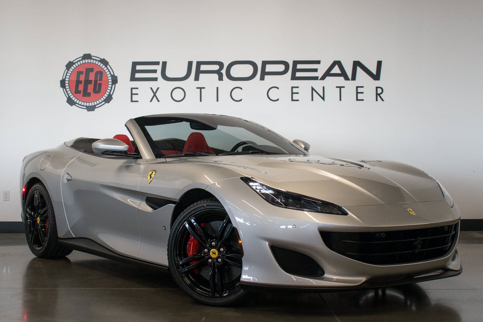 Used 2019 Ferrari Portofino RWD image 20