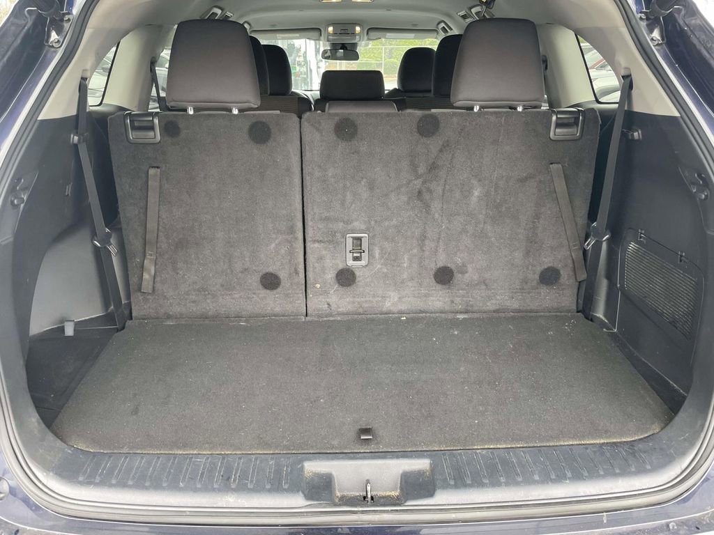 Used 2023 Toyota Highlander LE image 48