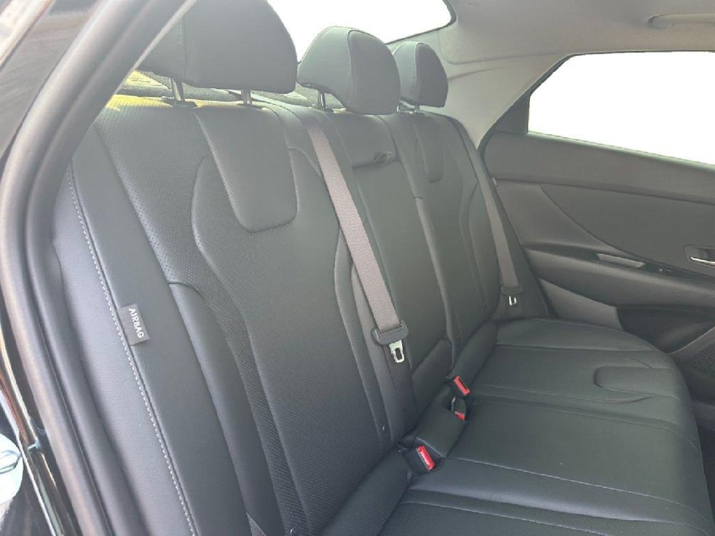 New 2026 Hyundai Elantra Limited FWD image 22