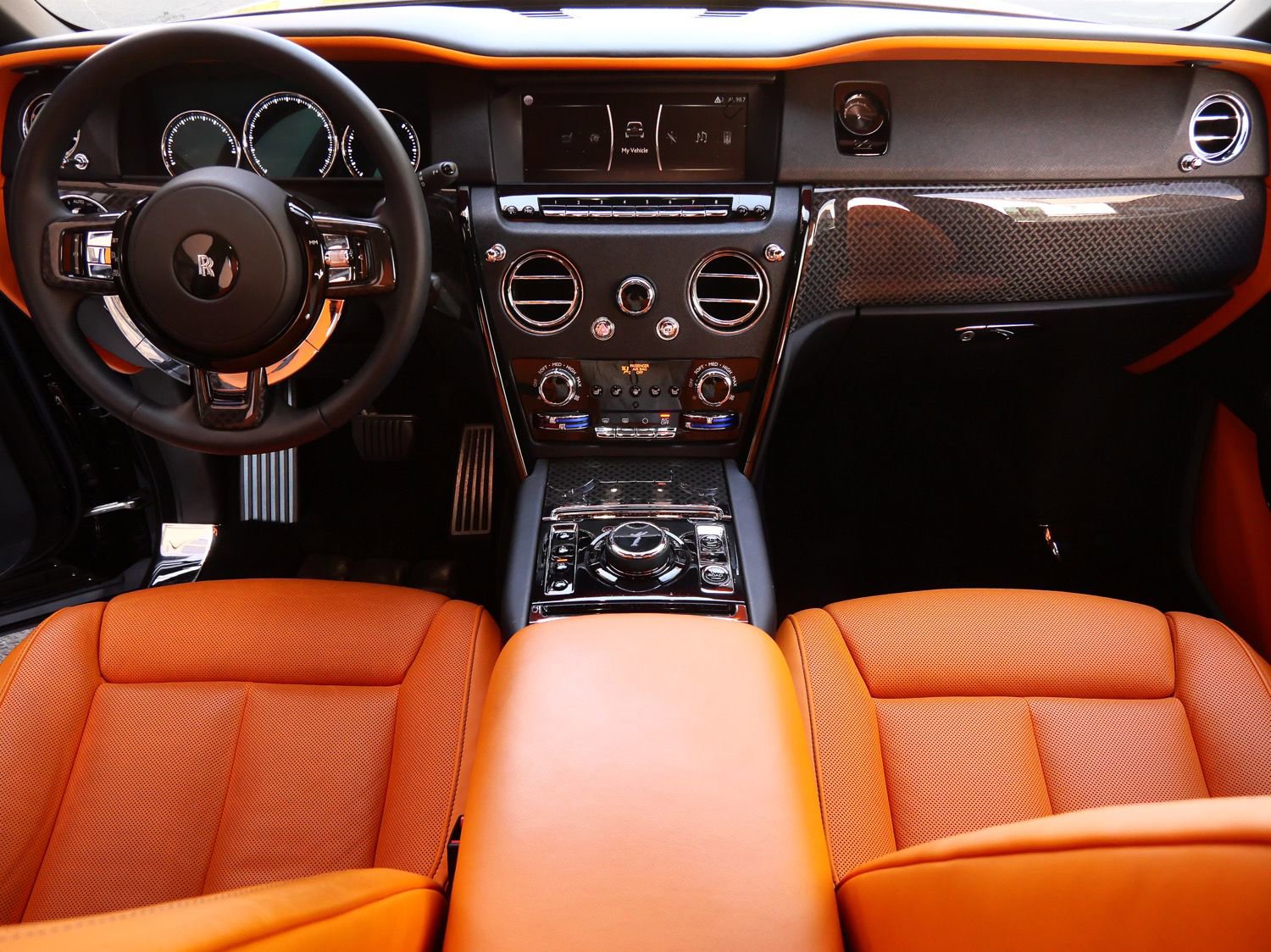 Used 2024 Rolls-Royce Cullinan Black Badge image 4