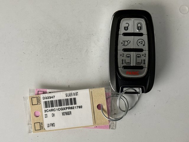Used 2023 Chrysler Voyager LX image 21