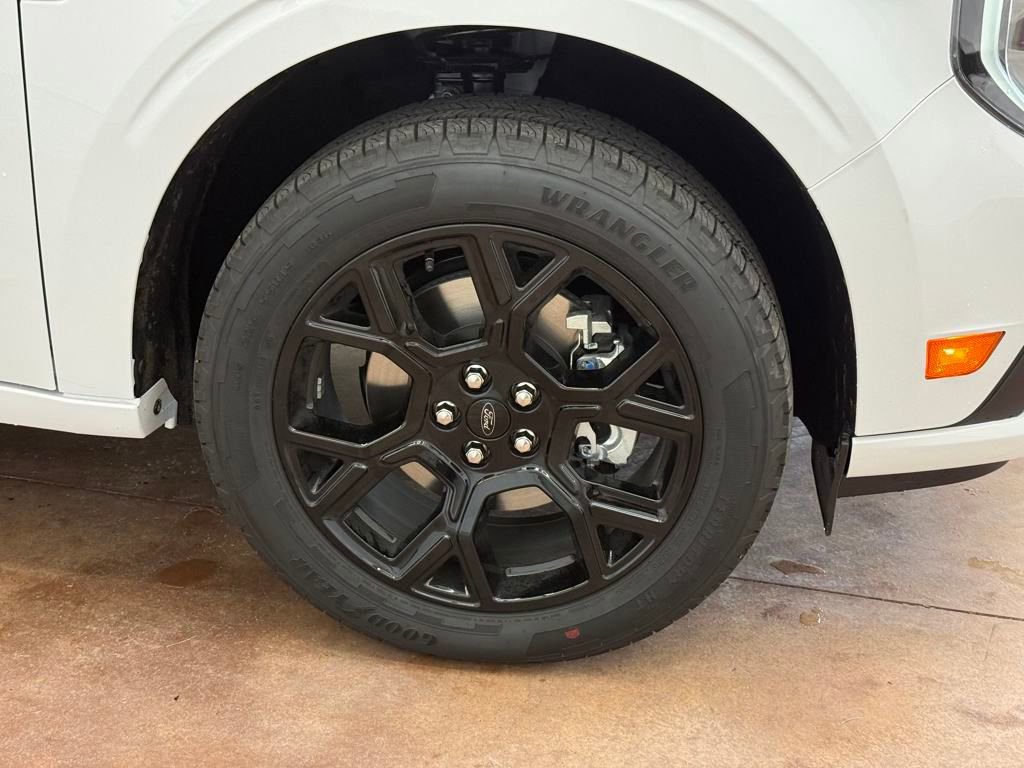 New 2025 Ford Maverick Lobo image 21