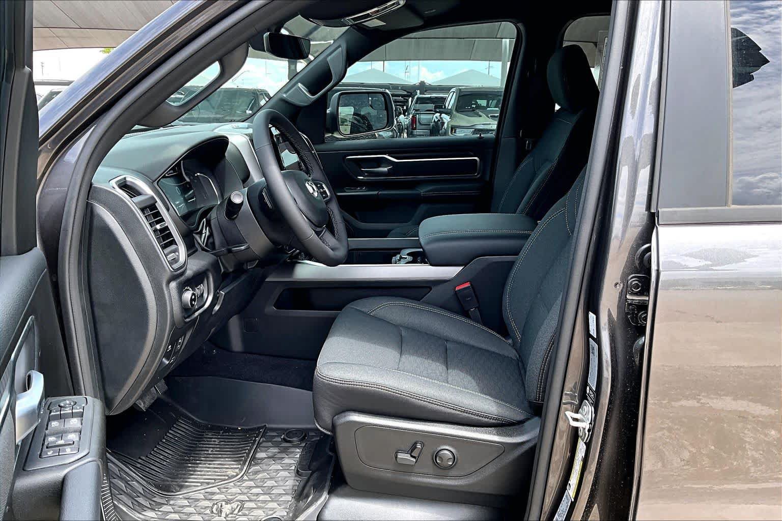 New 2026 RAM 1500 Big Horn AWD/4WD image 10