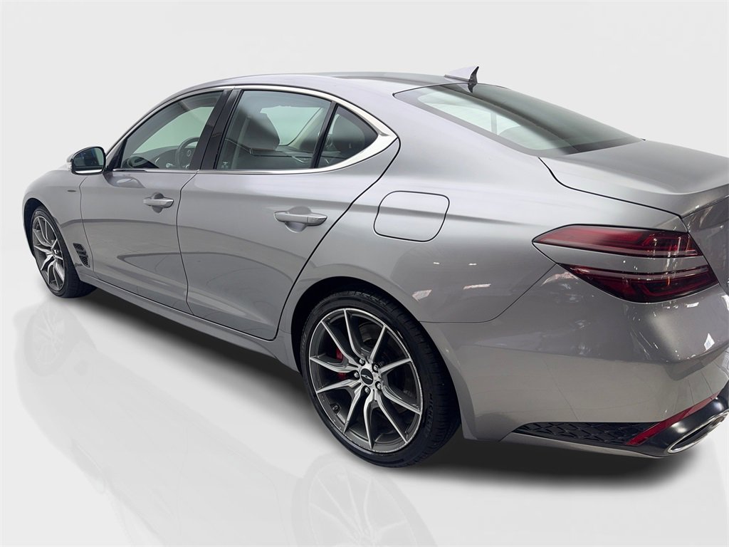 Used 2025 Genesis G70 2.5T image 14