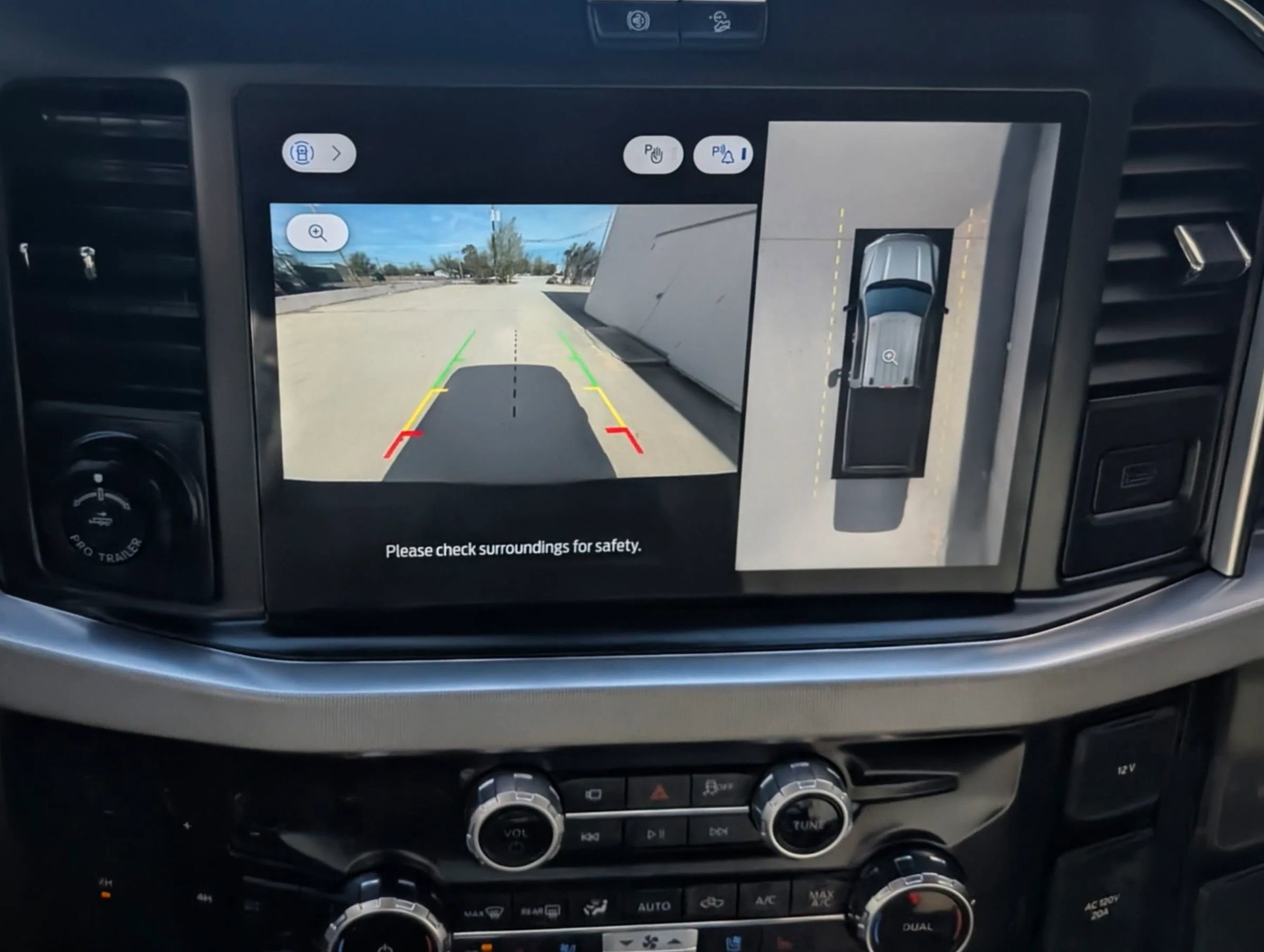 Used 2025 Ford F250 Platinum w/ Platinum Plus Package image 19