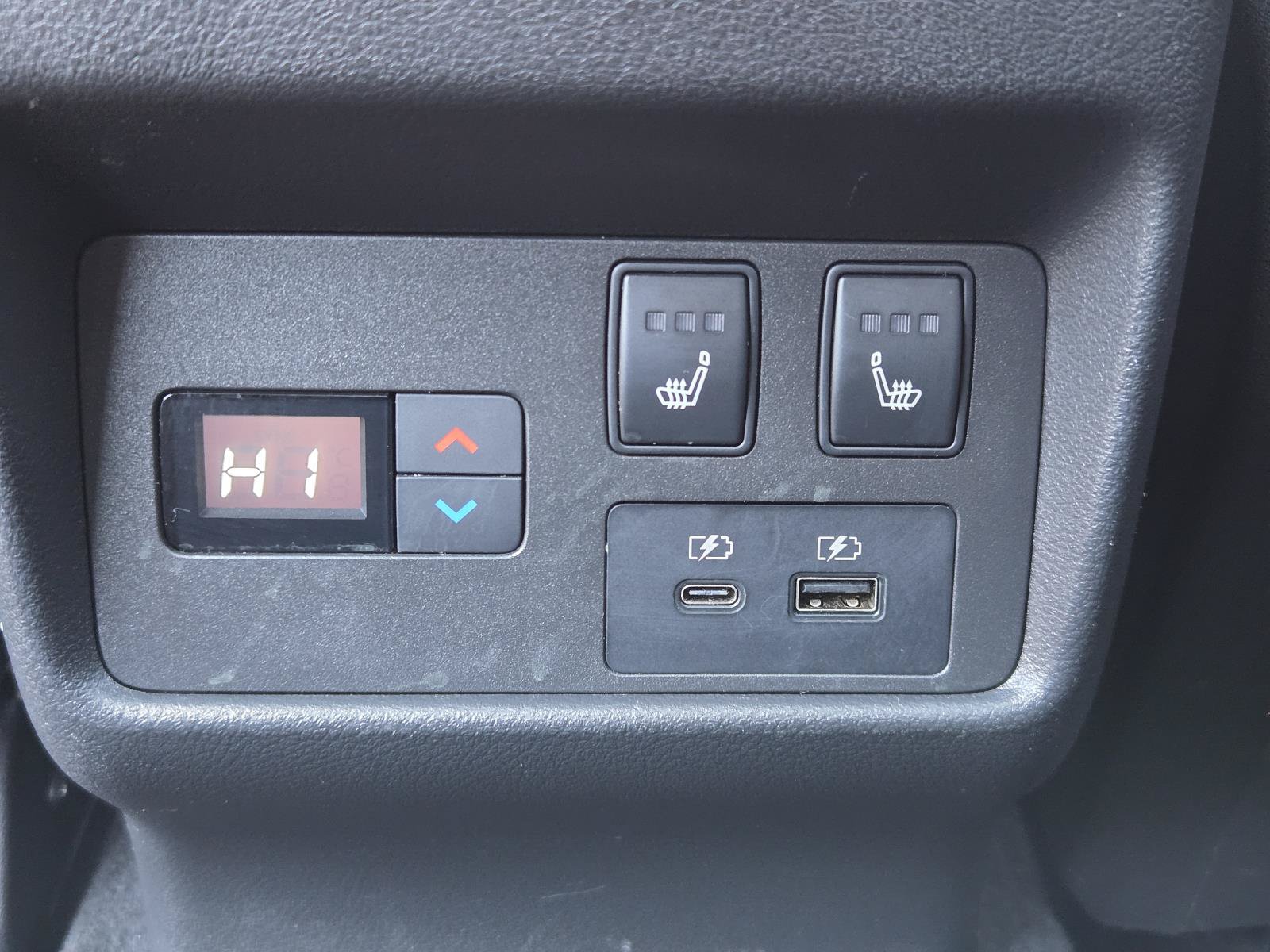 Used 2022 Nissan Rogue Platinum w/ Head-Up Display Package FWD image 26
