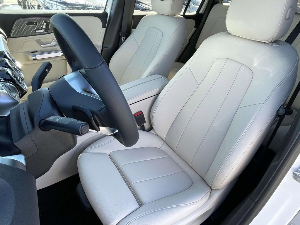Certified 2025 Mercedes-Benz GLB 250 image 15