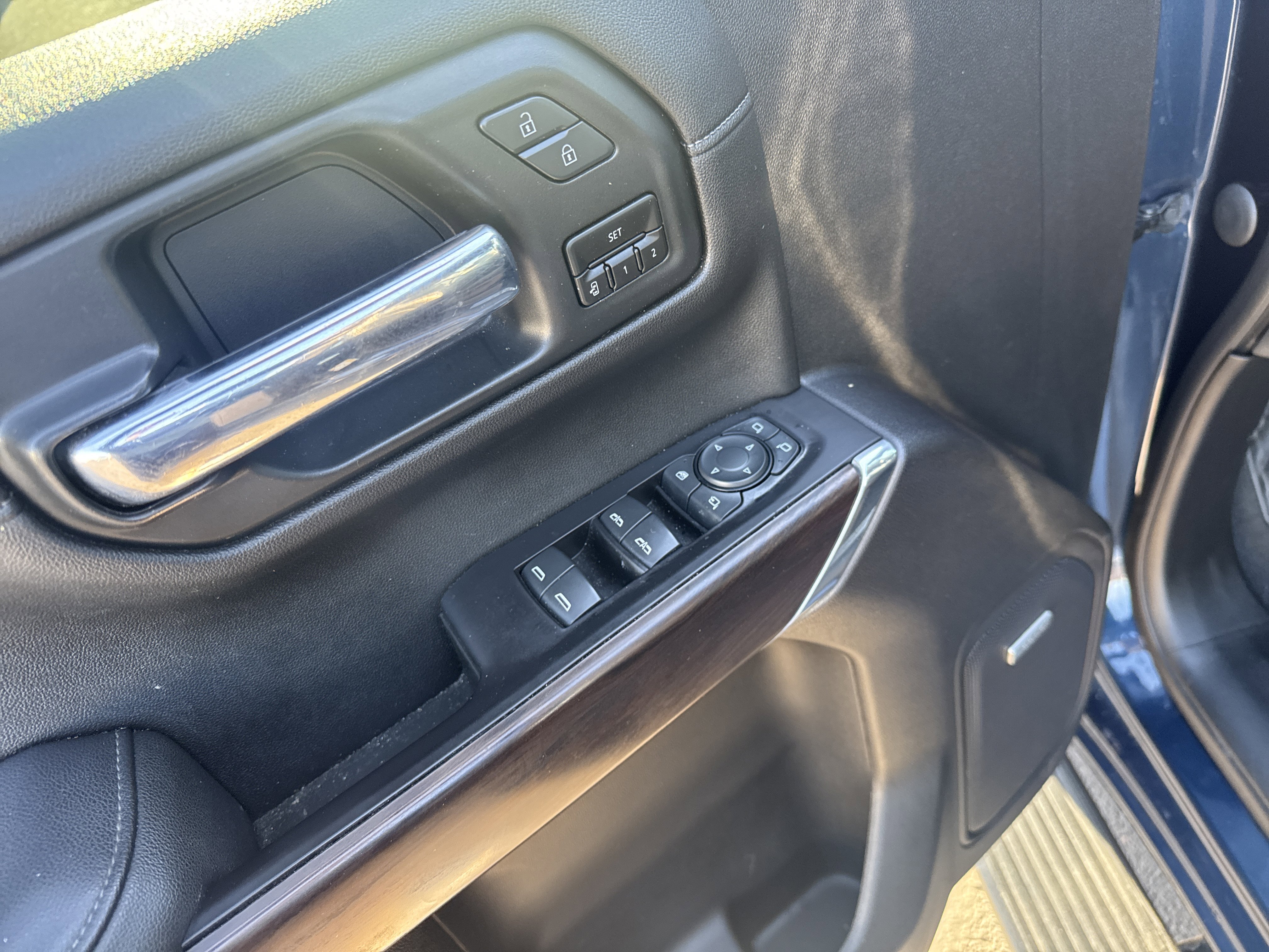 Used 2020 GMC Sierra 1500 SLT w/ SLT Convenience Package image 16