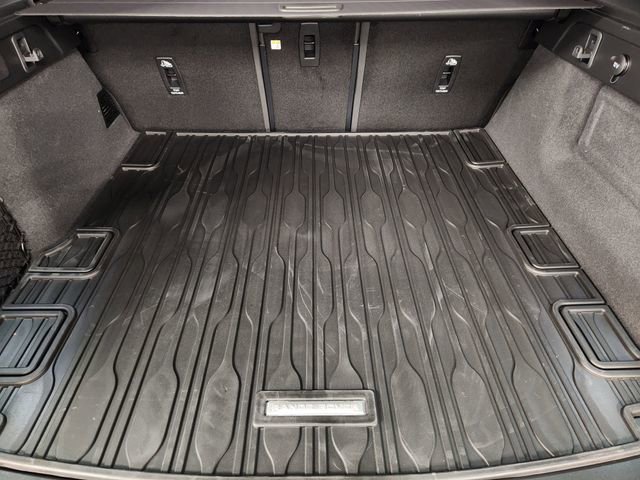 New 2026 Land Rover Range Rover Velar S image 32