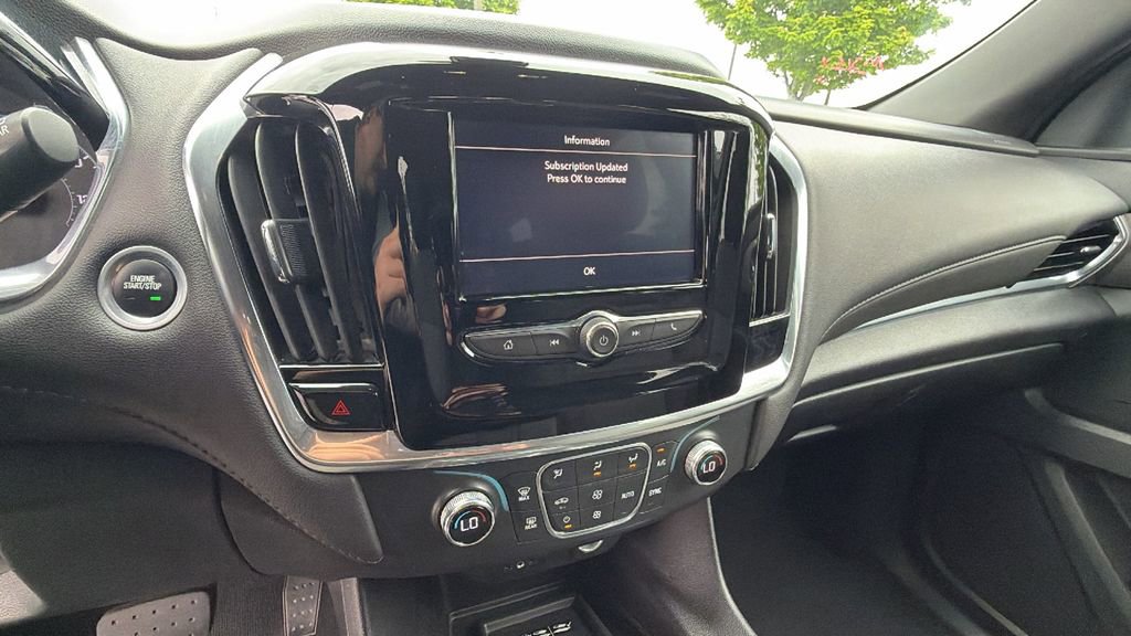Used 2023 Chevrolet Traverse LT FWD image 25