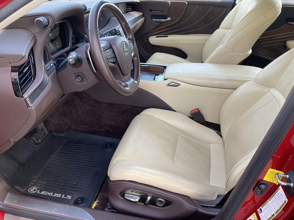Used 2019 Lexus LS 500 w/ Accessory Package (Z2) image 12