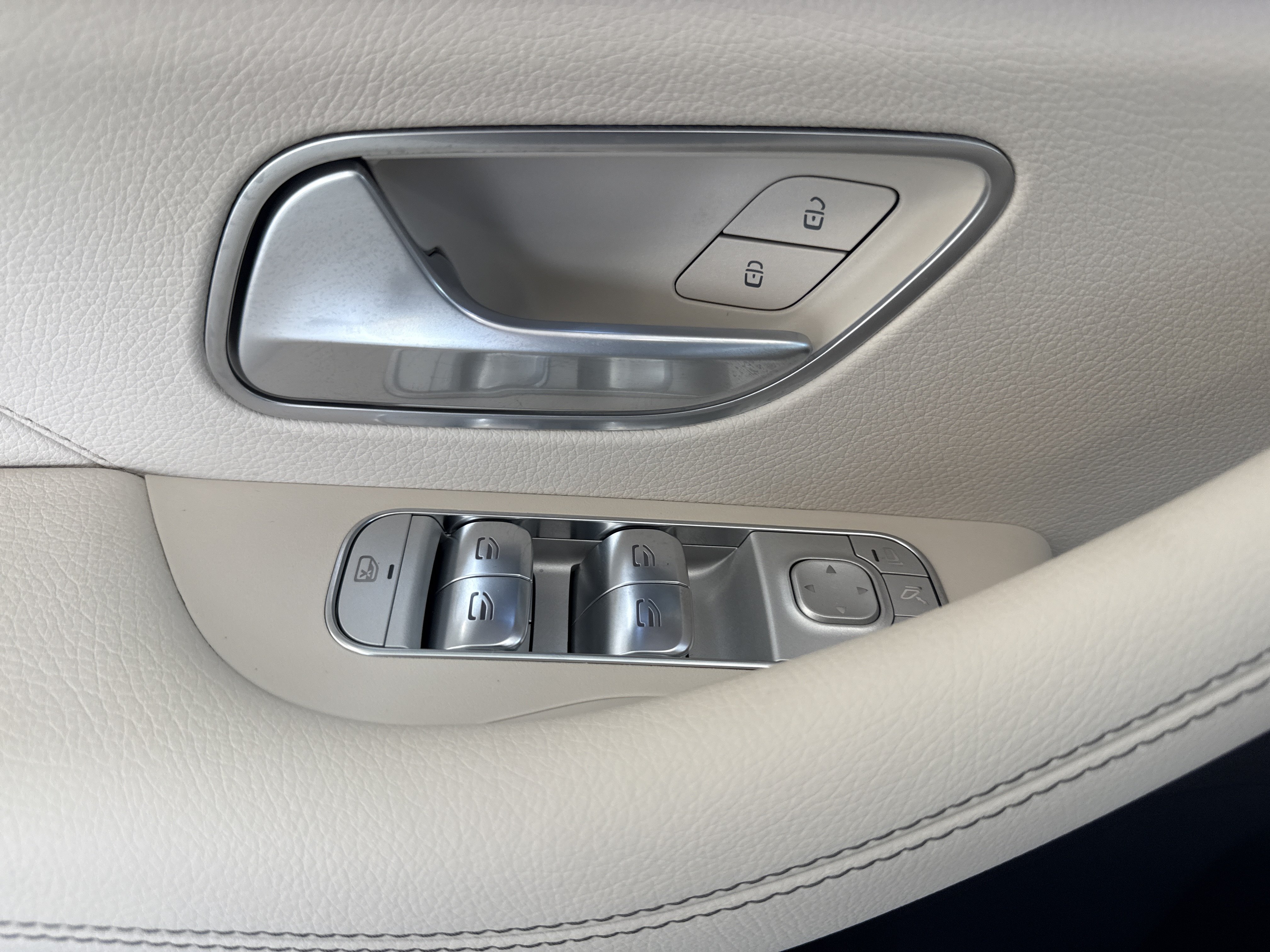 Certified 2025 Mercedes-Benz GLS 450 4MATIC image 20