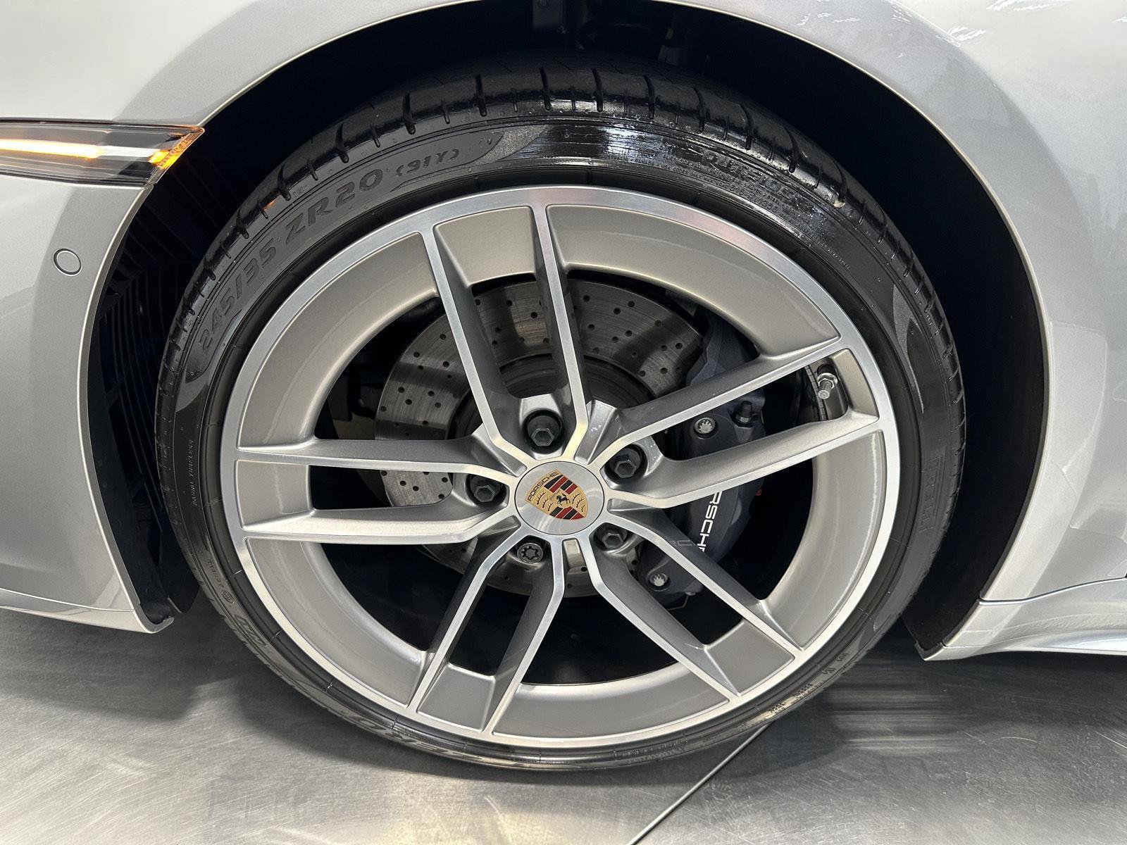 Used 2025 Porsche 911 Carrera RWD image 12