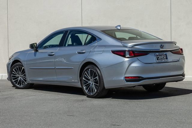 Used 2022 Lexus ES 300h w/ Premium Package image 3