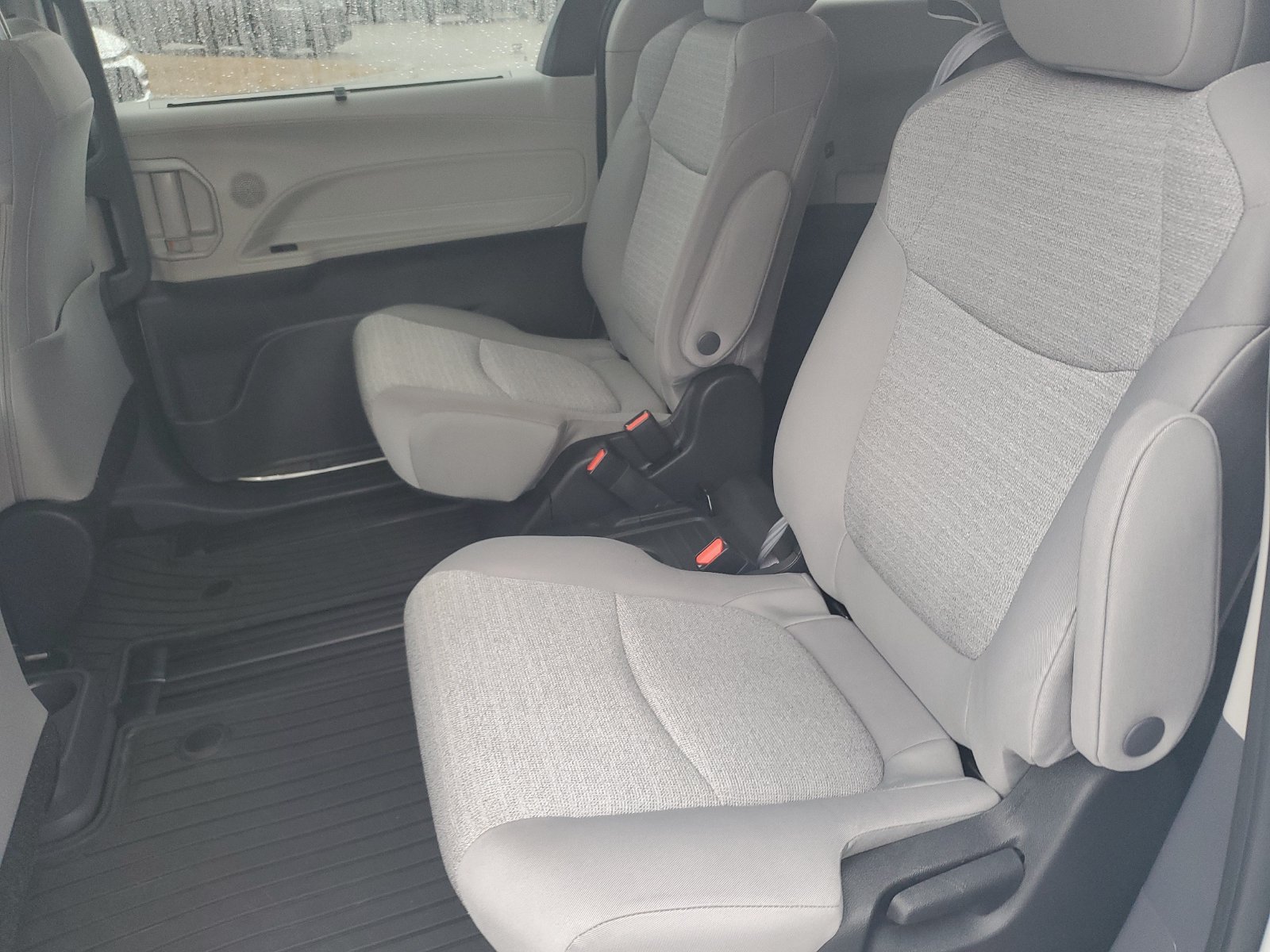Used 2022 Toyota Sienna LE FWD image 13