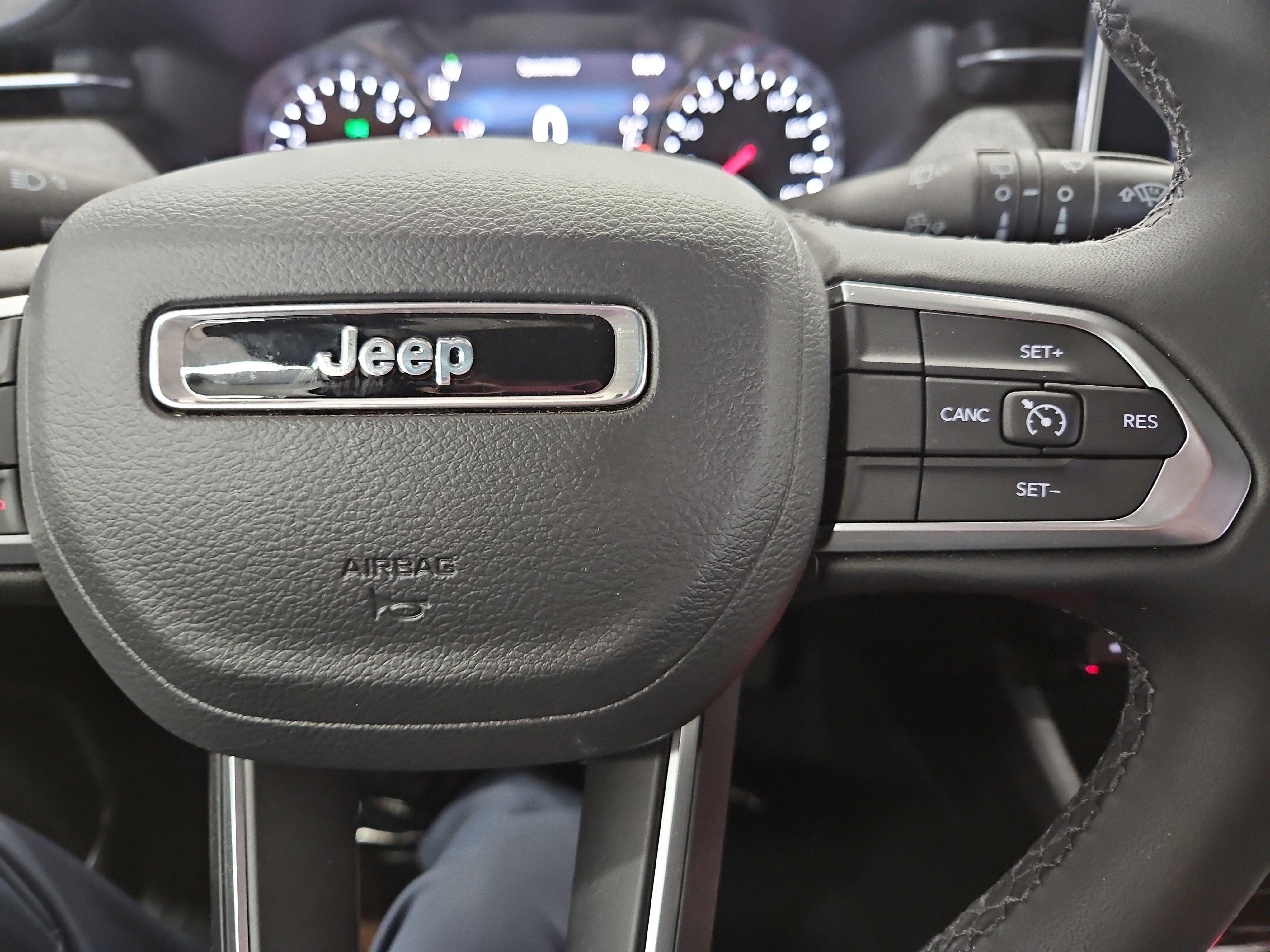 Used 2024 Jeep Compass Latitude image 16