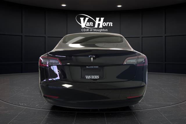 Used 2023 Tesla Model 3 Standard Range image 4