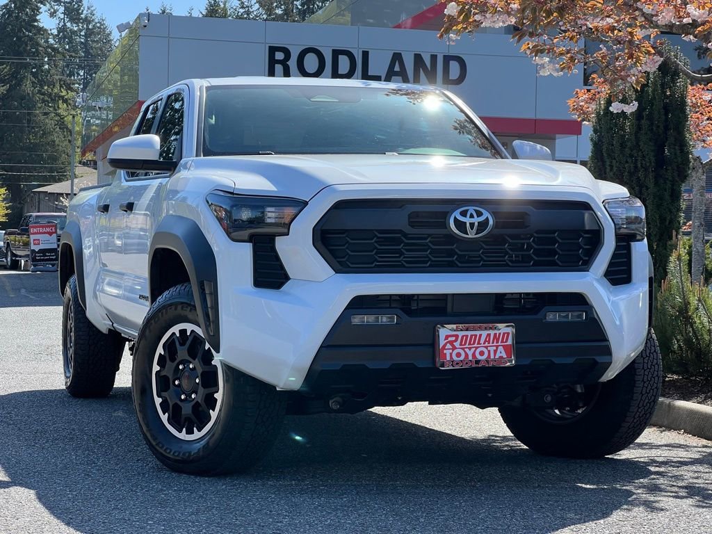 Certified 2024 Toyota Tacoma TRD Off-Road AWD/4WD image 1