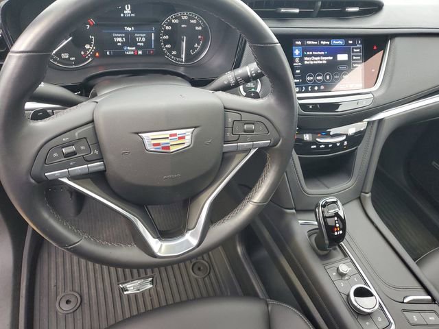 Certified 2024 Cadillac XT6 Luxury w/ LPO, Floor Liner Package AWD/4WD image 13