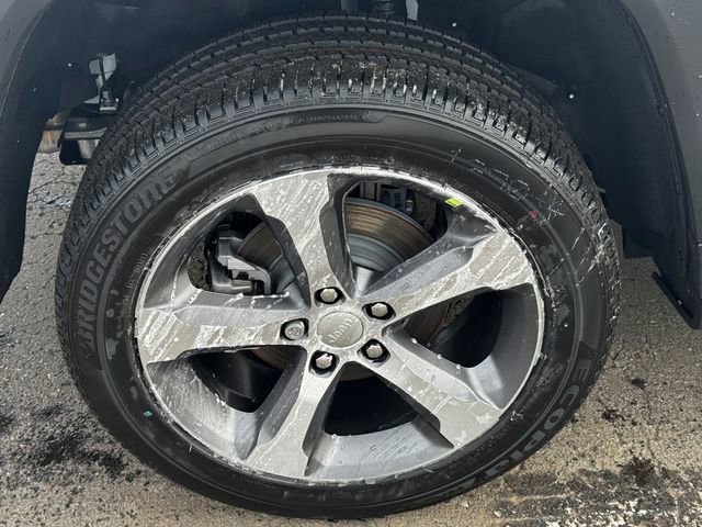 New 2026 Jeep Grand Cherokee Limited w/ Luxury Tech Group II image 12