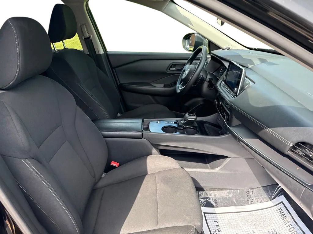 Used 2024 Nissan Rogue S FWD image 14