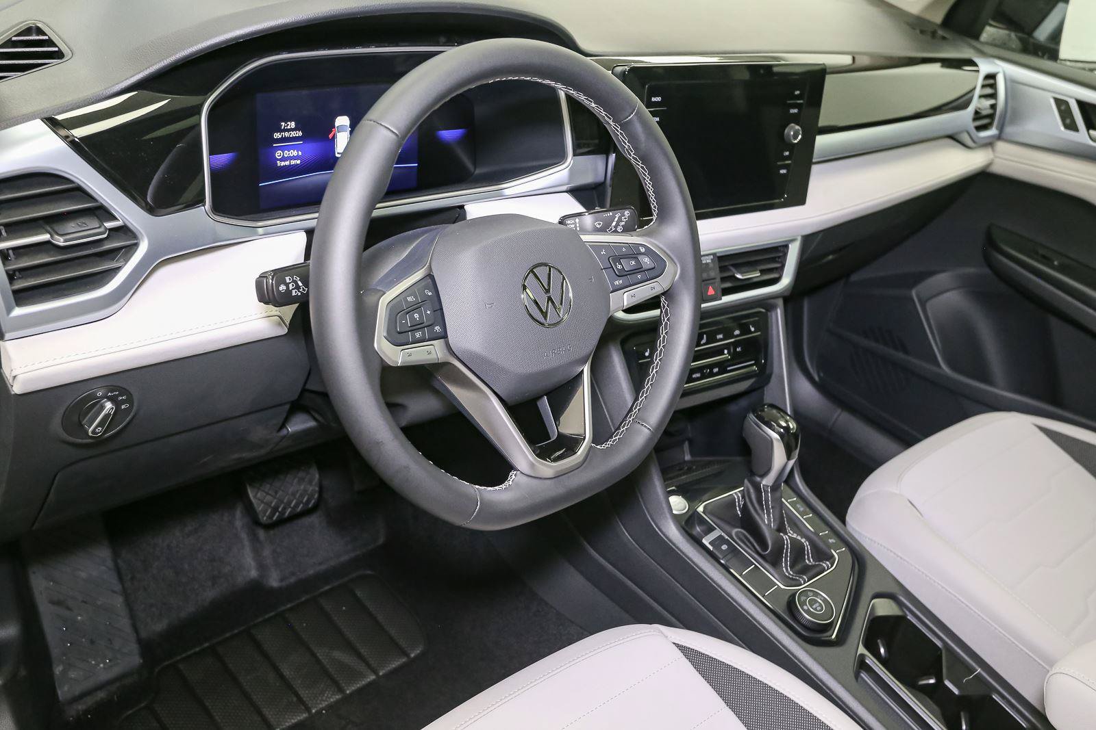 New 2026 Volkswagen Taos SE AWD/4WD image 18