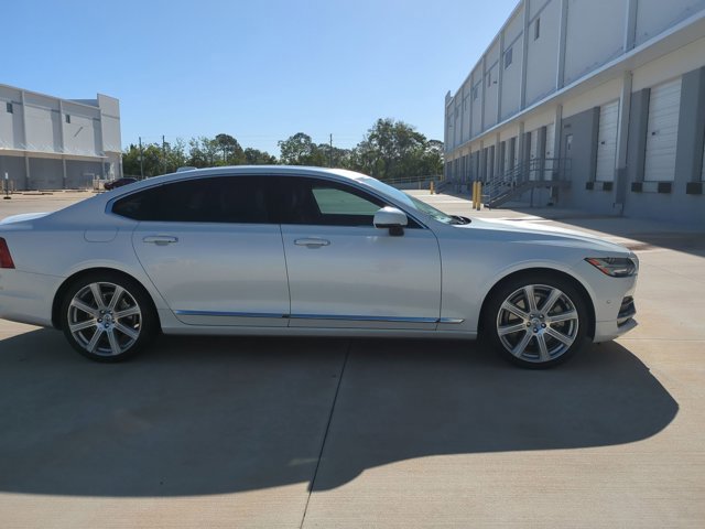 Used 2018 Volvo S90 T6 Inscription w/ Luxury Package image 4
