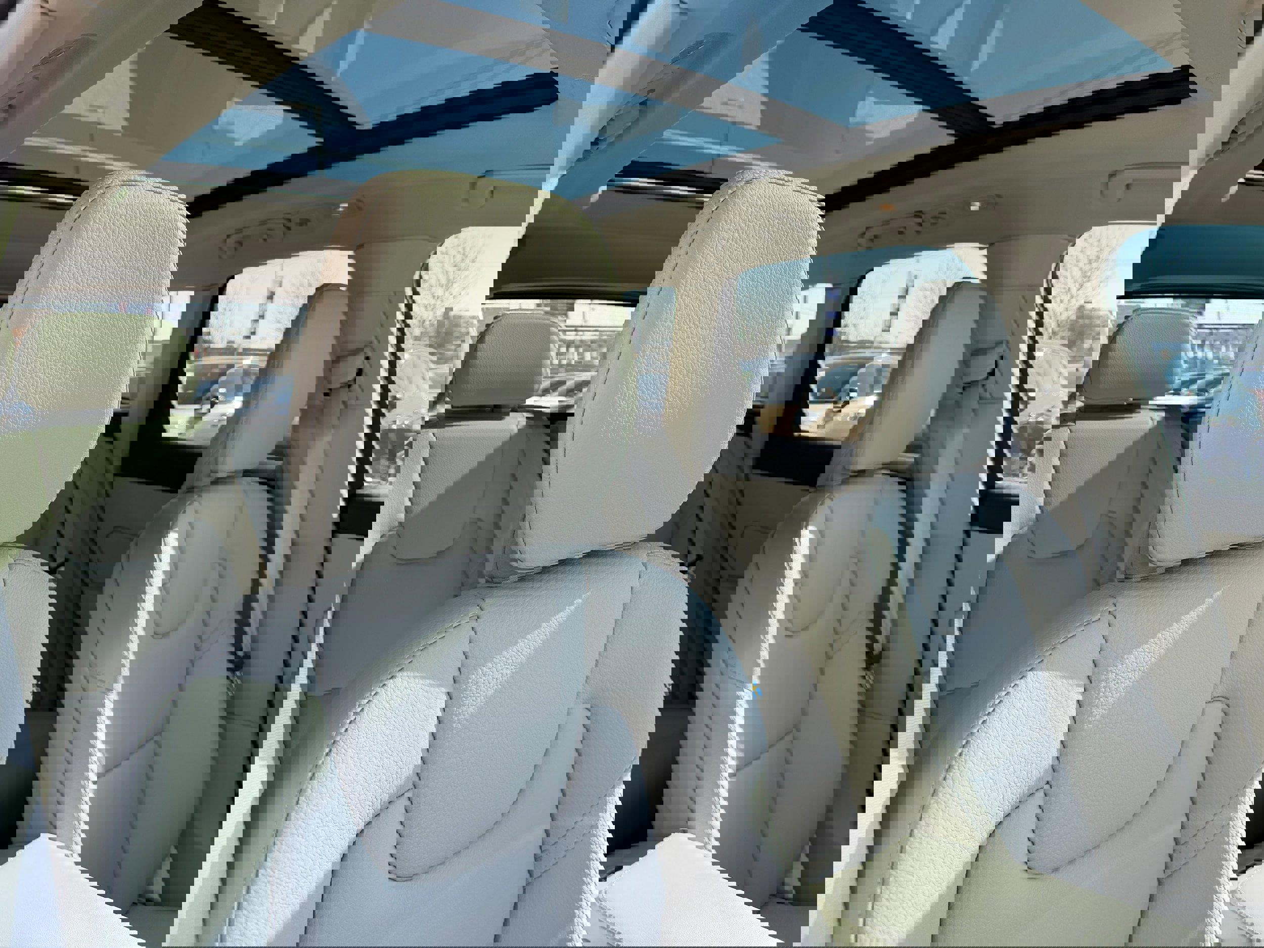 Used 2025 Volvo XC60 T8 Core w/ Protection Package Premier image 9