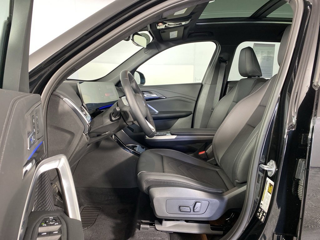 Certified 2025 BMW X1 xDrive28i w/ Convenience Package image 8