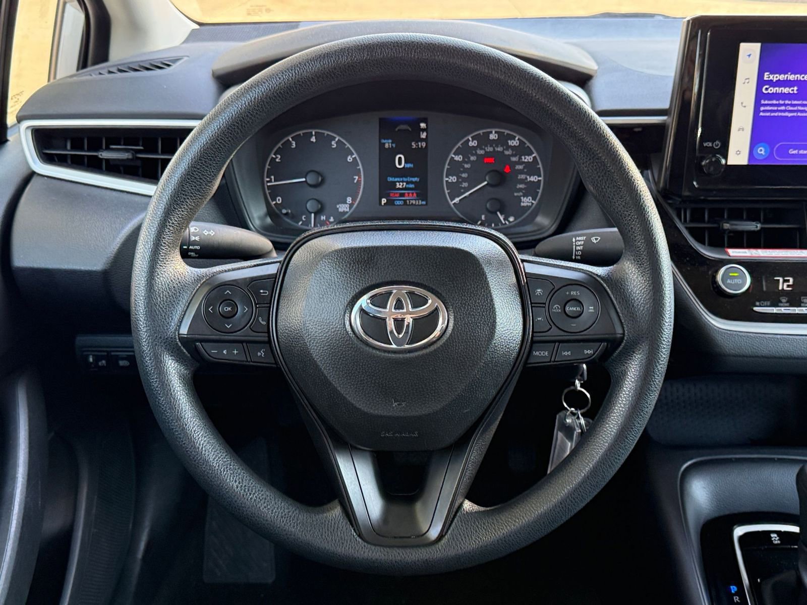 Used 2025 Toyota Corolla LE image 28