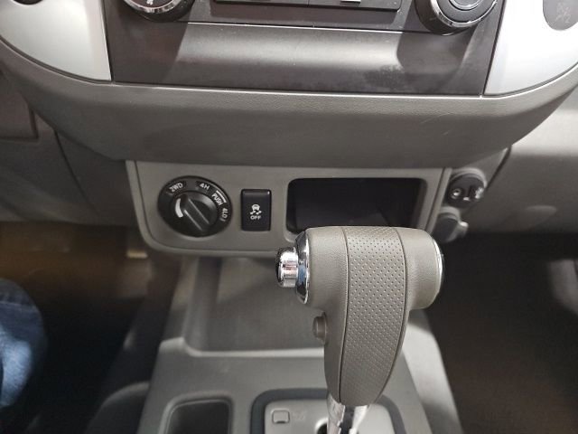 Used 2019 Nissan Frontier SV image 15