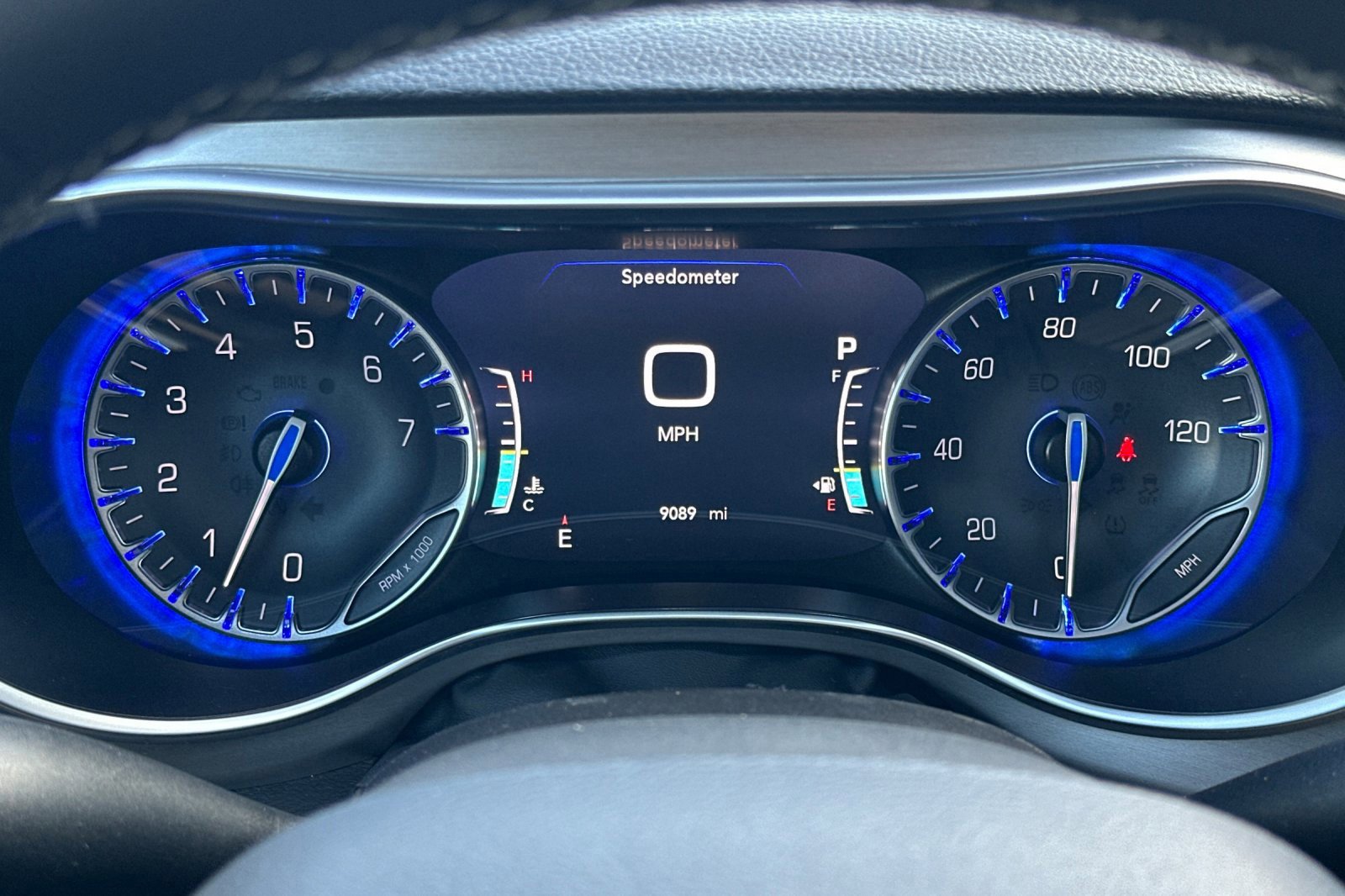 Used 2024 Chrysler Pacifica Limited w/ Uconnect Theater Family Group image 25