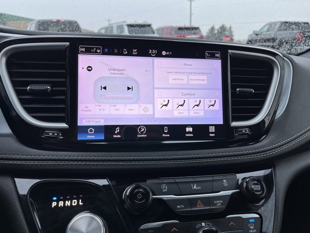 Used 2022 Chrysler Pacifica Touring image 41