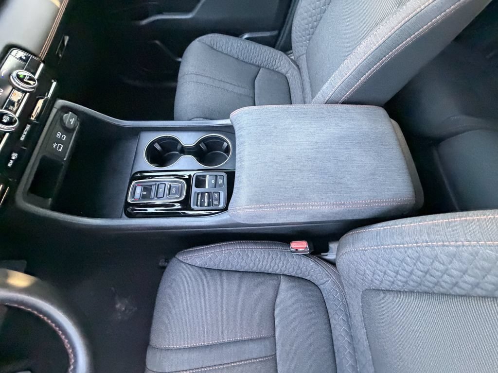 Used 2025 Honda Pilot Sport image 18
