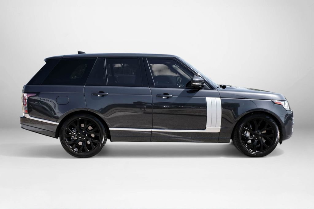 Used 2017 Land Rover Range Rover Supercharged image 4